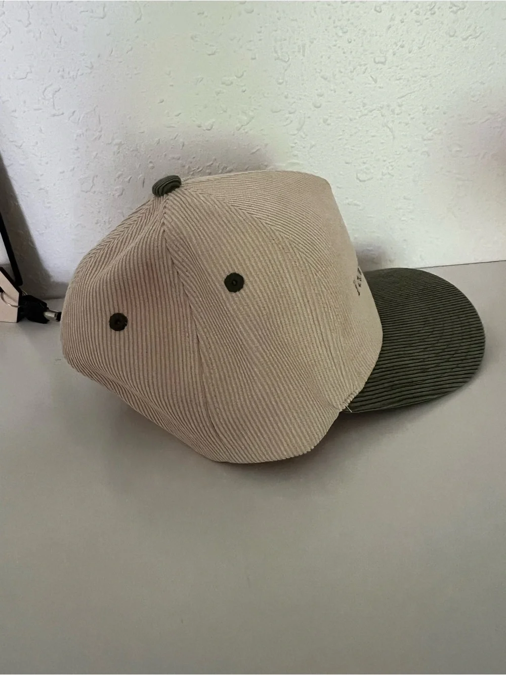 I could be meaner Embroidered Two-Tone Corduroy Cap - Beige & Olive